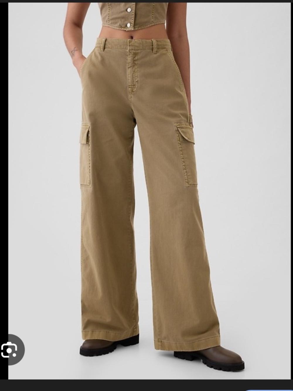 Gap tall wide leg cargo khaki pants size 8 tall